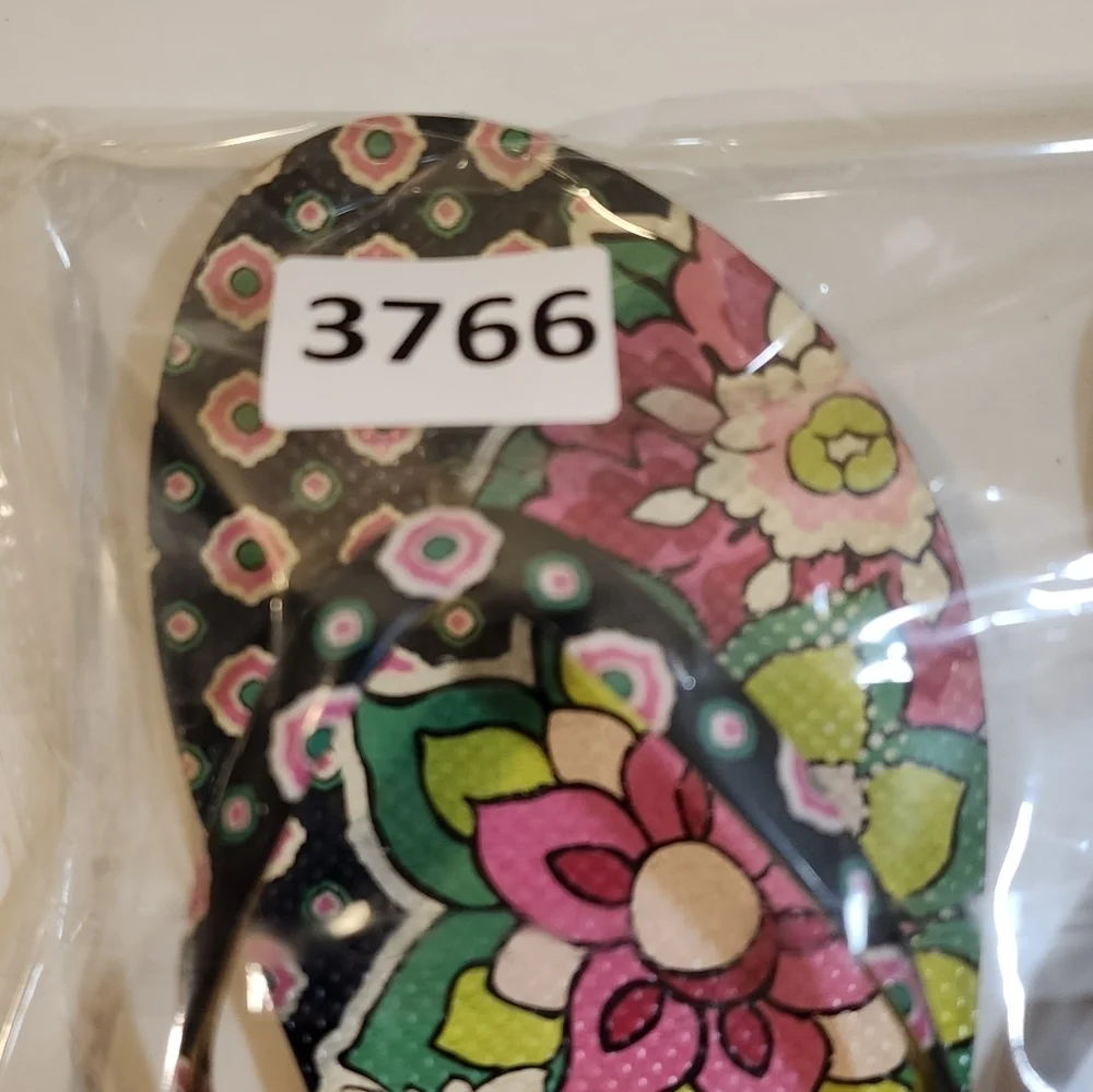 Vera Bradley Floral Rubber Flipflops suze 7-8